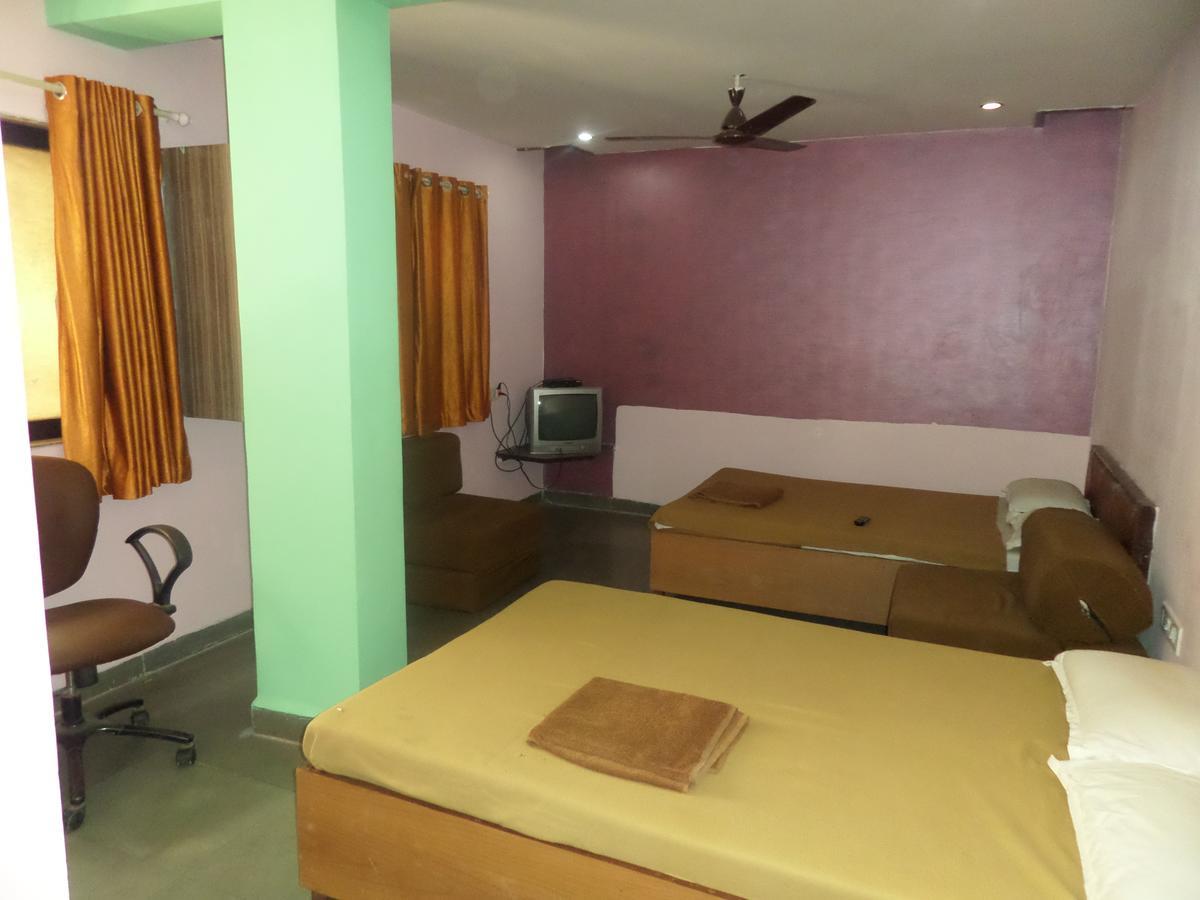 Ashtavinayak Residency Hotel Poona Buitenkant foto